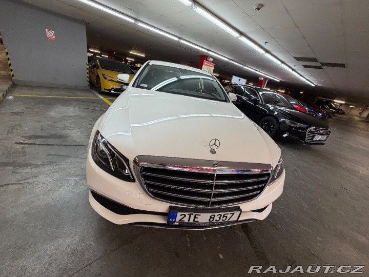 Mercedes-Benz E 200, benzin, automat, kůž 2017
