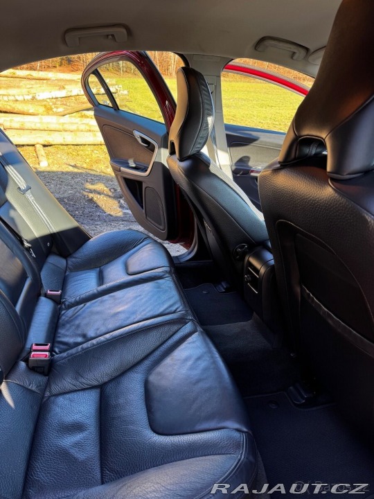 Volvo S60 2,0   2010, 120 kW, 169 0 2010