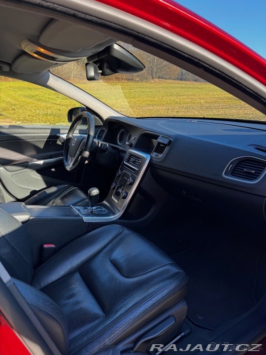 Volvo S60 2,0   2010, 120 kW, 169 0 2010