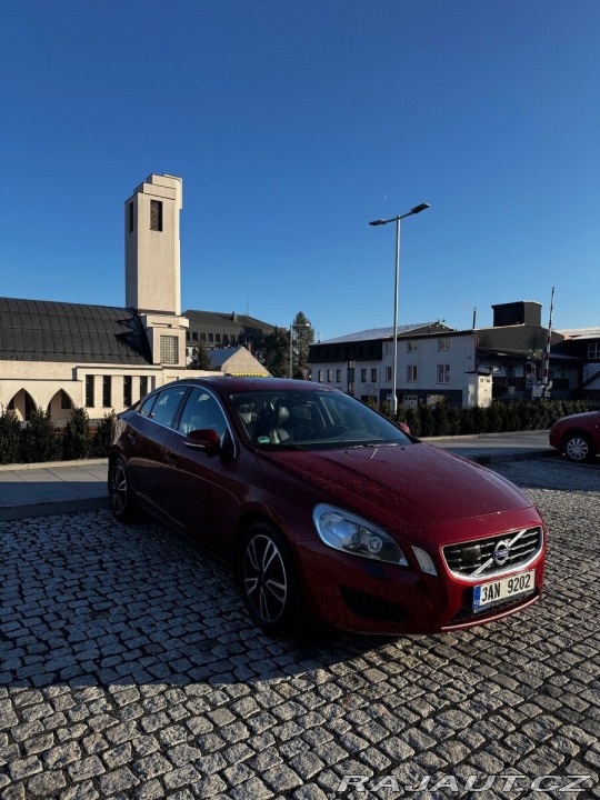 Volvo S60 2,0   2010, 120 kW, 169 0 2010