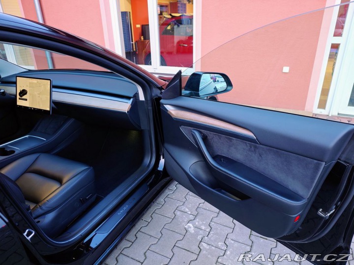 Tesla Model 3 Long Range Dual Motor 366 2021