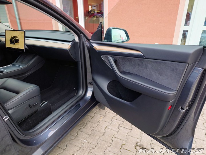 Tesla Model Y Long Range Dual Motor 378 2022