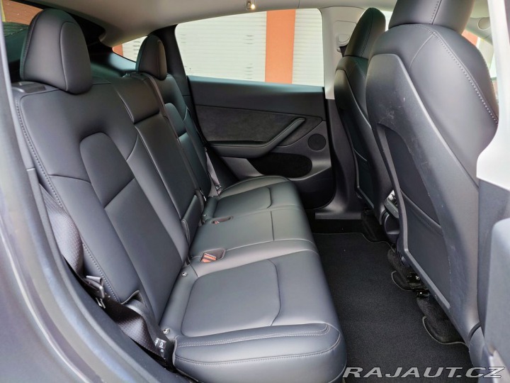 Tesla Model Y Long Range Dual Motor 378 2022