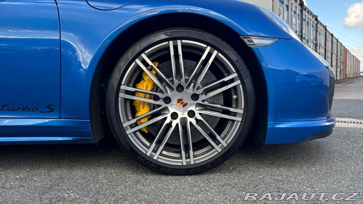 Porsche 911 Turbo S 2013