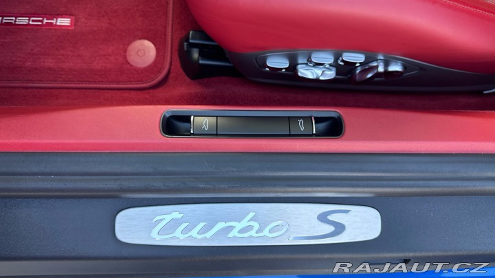 Porsche 911 Turbo S 2013