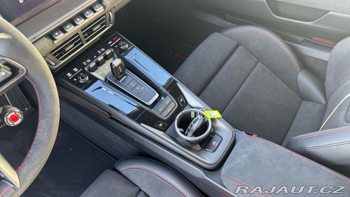 Porsche 911 GTS 2025