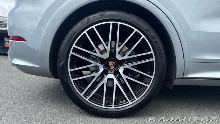 Porsche Cayenne E-Hybrid 2024