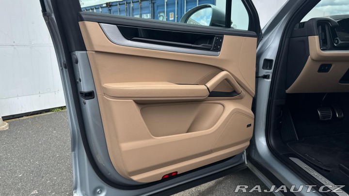 Porsche Cayenne E-Hybrid 2024