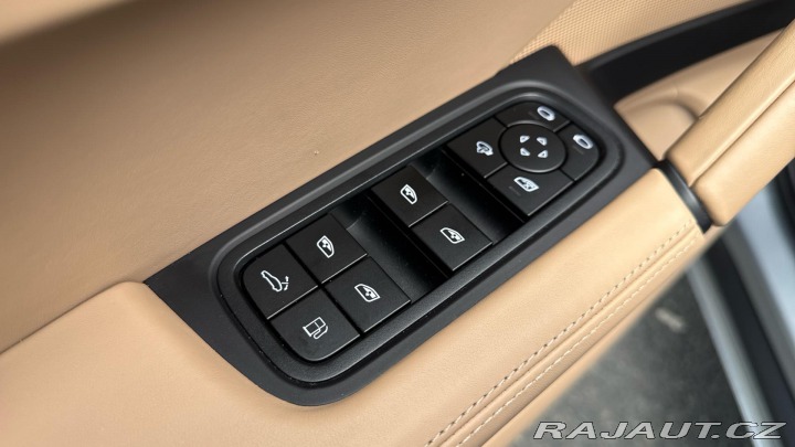 Porsche Cayenne E-Hybrid 2024