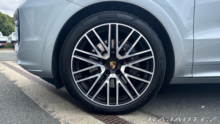 Porsche Cayenne E-Hybrid 2024