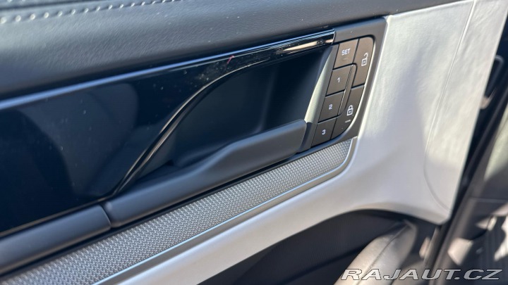 Porsche Cayenne E-Hybrid Coupé 2025