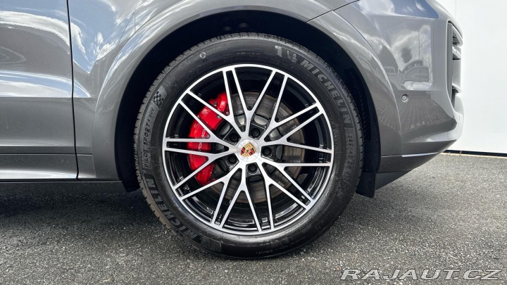 Porsche Cayenne S E-Hybrid 2025