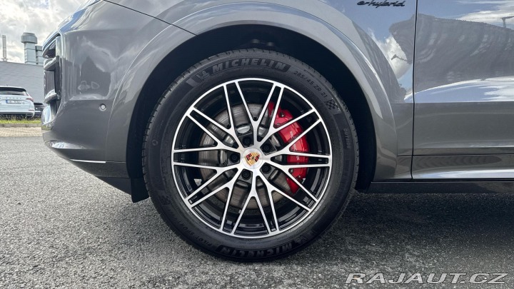 Porsche Cayenne S E-Hybrid 2025