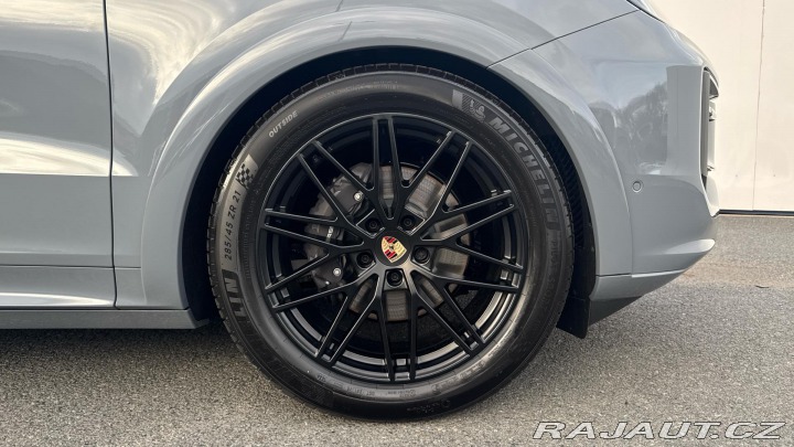 Porsche Cayenne Coupé 2025