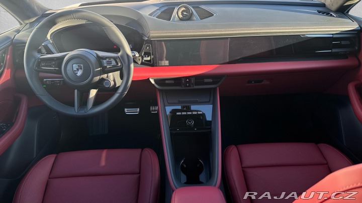 Porsche Macan Turbo 2025