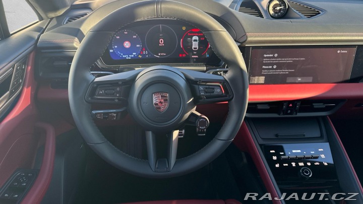 Porsche Macan Turbo 2025