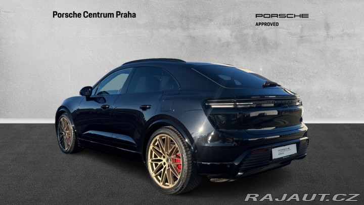Porsche Macan Turbo 2025
