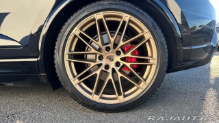 Porsche Macan Turbo 2025