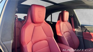 Porsche Macan Turbo 2025