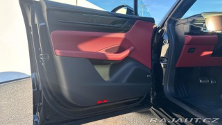 Porsche Macan Turbo 2025