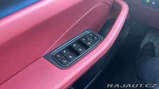 Porsche Macan Turbo 2025