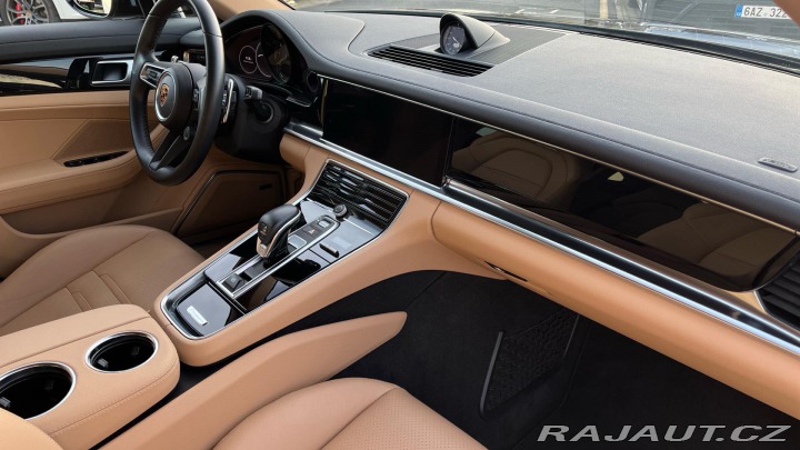 Porsche Panamera 4 E-Hybrid 2021