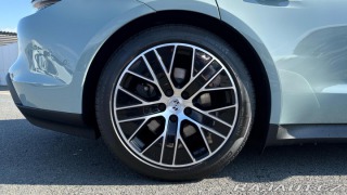 Porsche Taycan  2025