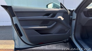 Porsche Taycan  2025