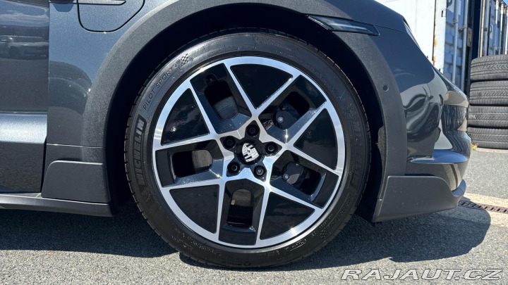 Porsche Taycan 4 Cross Turismo 2025
