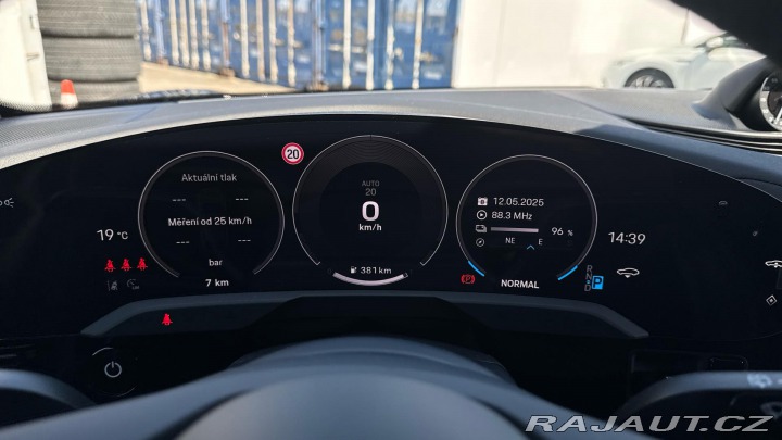 Porsche Taycan 4 Cross Turismo 2025