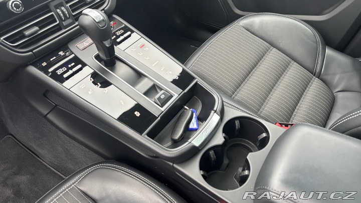 Porsche Macan T 2022