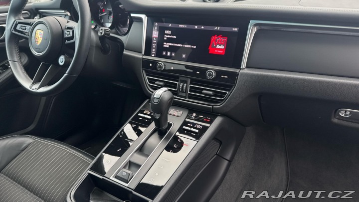 Porsche Macan T 2022