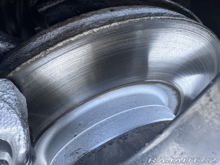 Toyota Yaris HYBRID 1,5 54 KW STK 2016