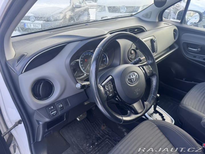 Toyota Yaris HYBRID 1,5 54 KW STK 2016
