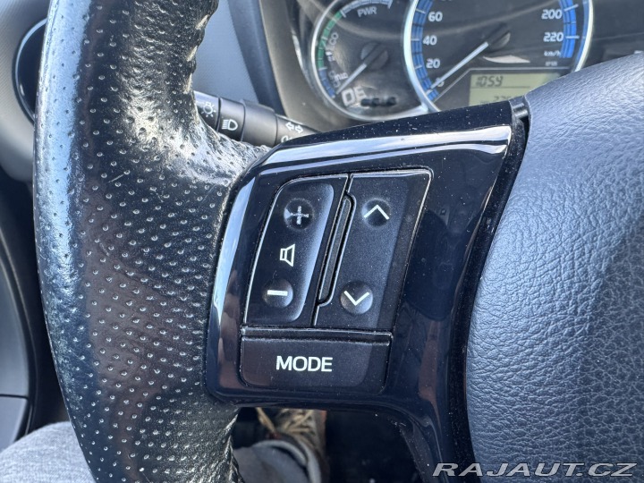 Toyota Yaris HYBRID 1,5 54 KW STK 2016