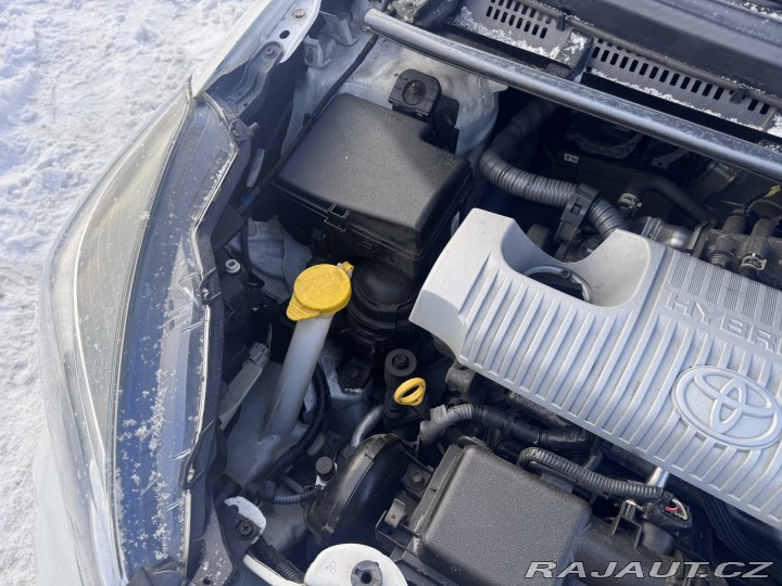 Toyota Yaris HYBRID 1,5 54 KW STK 2016