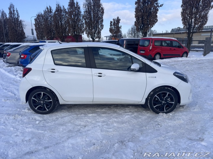 Toyota Yaris HYBRID 1,5 54 KW STK 2016