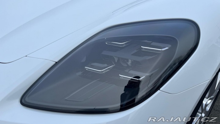 Porsche Panamera 4 2025