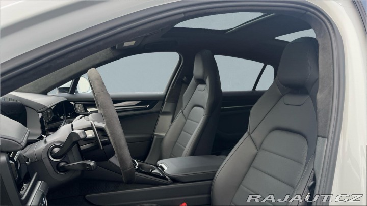 Porsche Panamera 4 2025