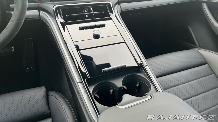 Porsche Panamera 4 2025