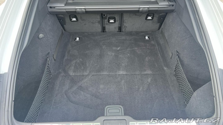 Porsche Panamera 4 2025