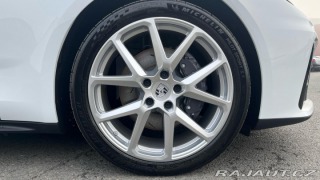 Porsche Panamera 4 2025