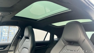 Porsche Panamera 4 2025