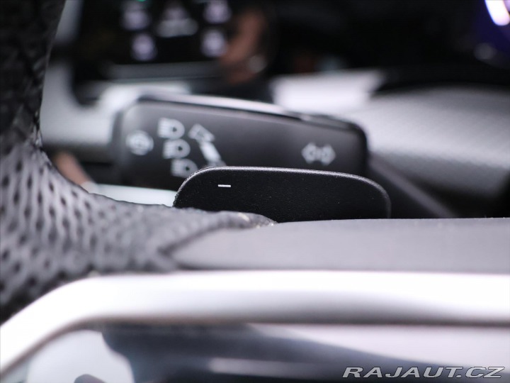 Volkswagen Golf 2,0 TDI DSG R-line Virtua 2022