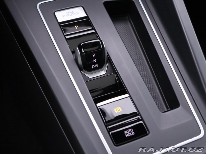 Volkswagen Golf 2,0 TDI DSG R-line Virtua 2022