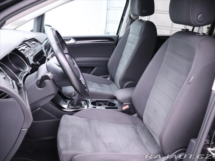 Volkswagen Touran 2,0 TDI 90kW Highline CZ 2021