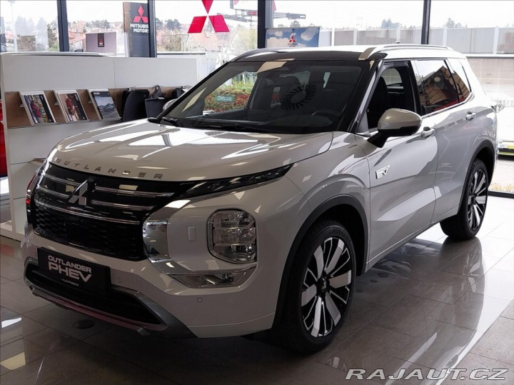 Mitsubishi Outlander 2.4 PHEV INSTYLE 2025