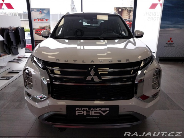Mitsubishi Outlander 2.4 PHEV INSTYLE 2025