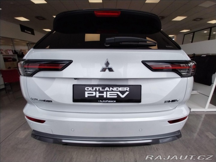 Mitsubishi Outlander 2.4 PHEV INSTYLE 2025