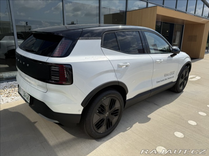 Volvo EX30 0,0   ULTRA TWIN CROSS CO 2025